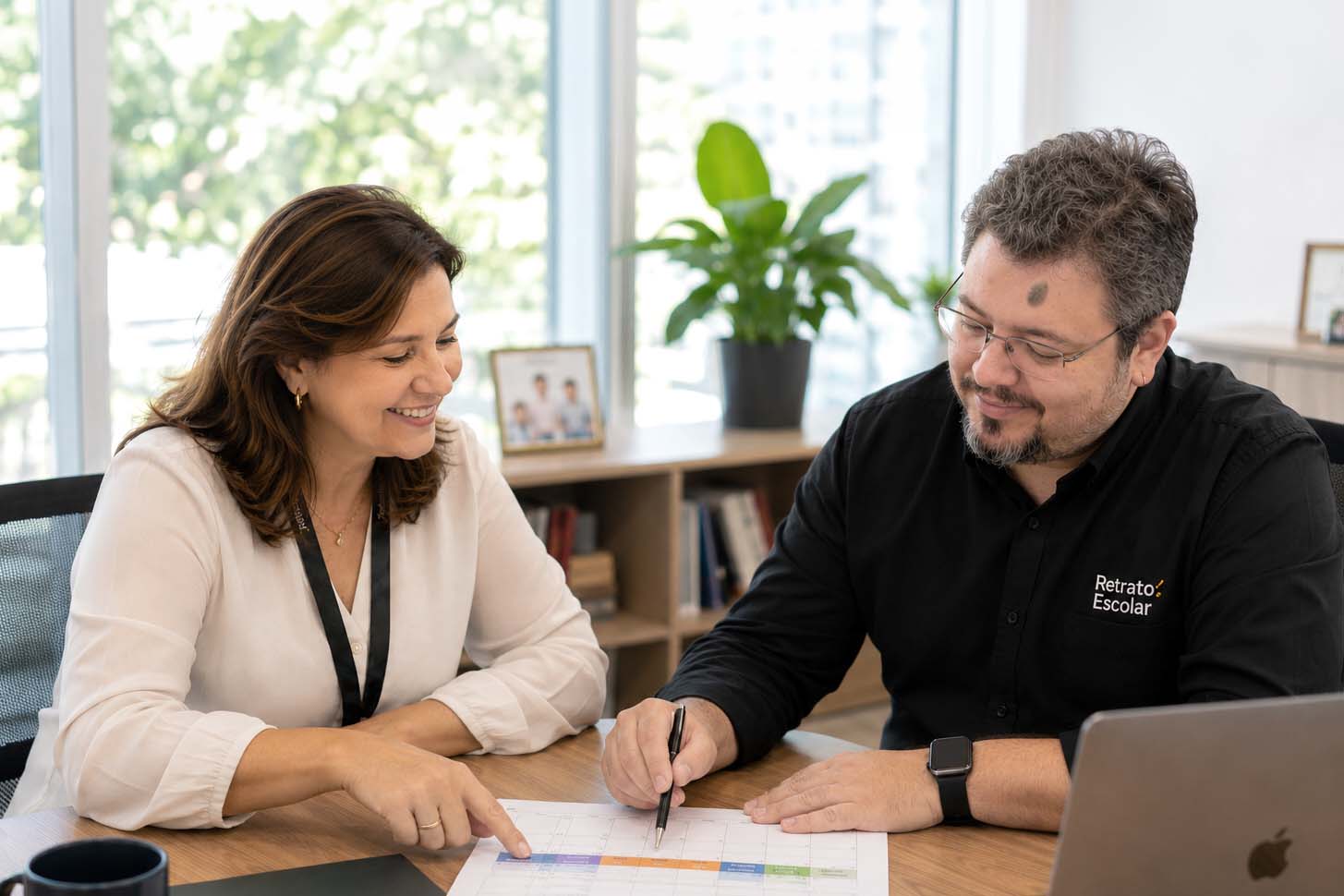 Reunião de contratação e alinhamento com representante da escola.